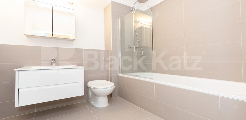 			2 BED WAREHOUSE APARTMENT , 2 Bedroom, 1 bath, 1 reception Apartment			 SPRINGFIELD HOUSE LOFTS-TYSSEN STREET, DALSTON/HAGGERSTON